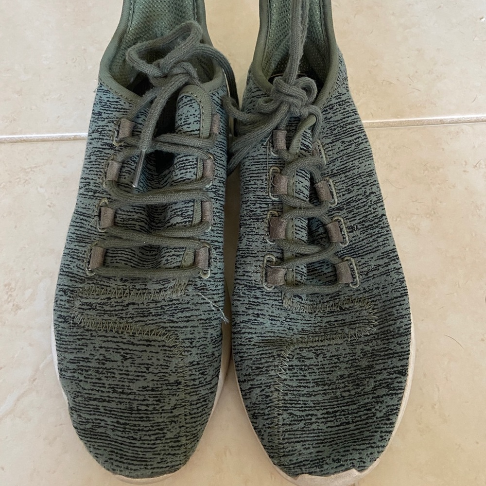 Adidas Tennis Shoes